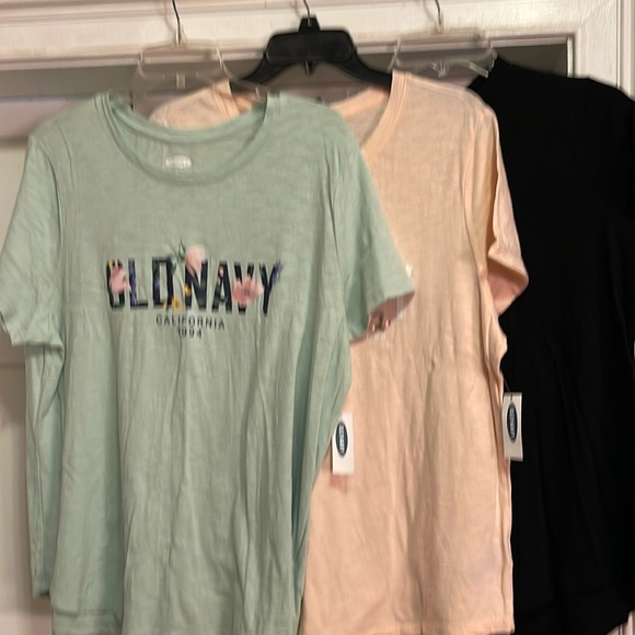 5 Old Navy shirts - 2 new with tags & 3 without tags - Picture 4 of 7
